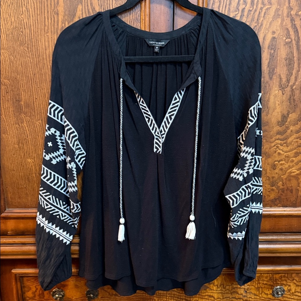 Lucky Brand Black and White Boho Knit Blouse size Medium